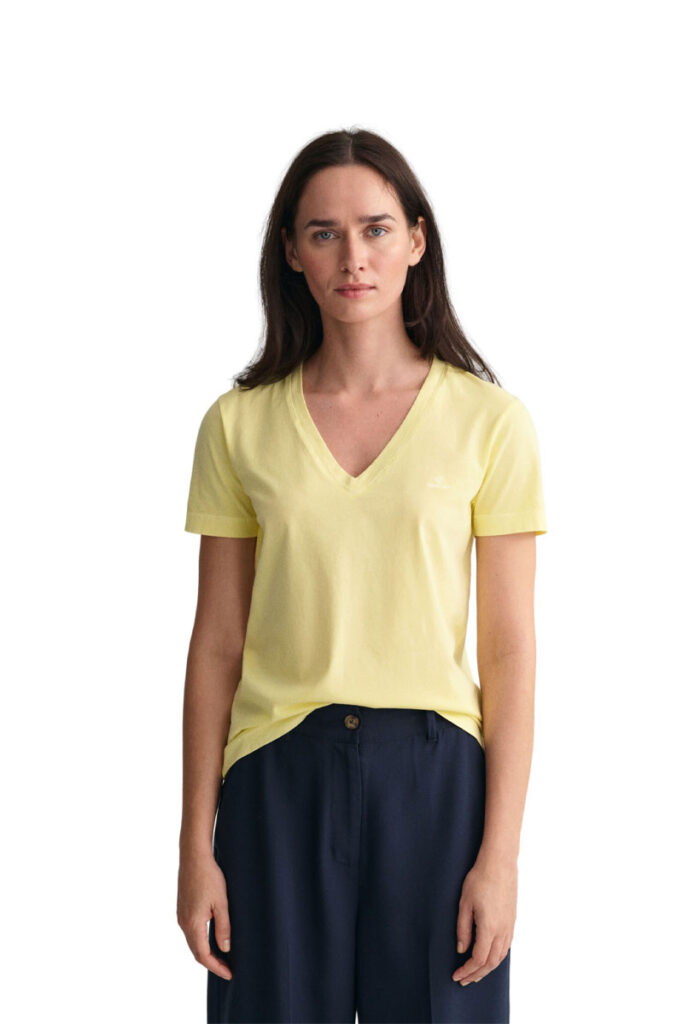 טי שירט צווארון וי Gant לנשים (Sunfaded V-Neck)