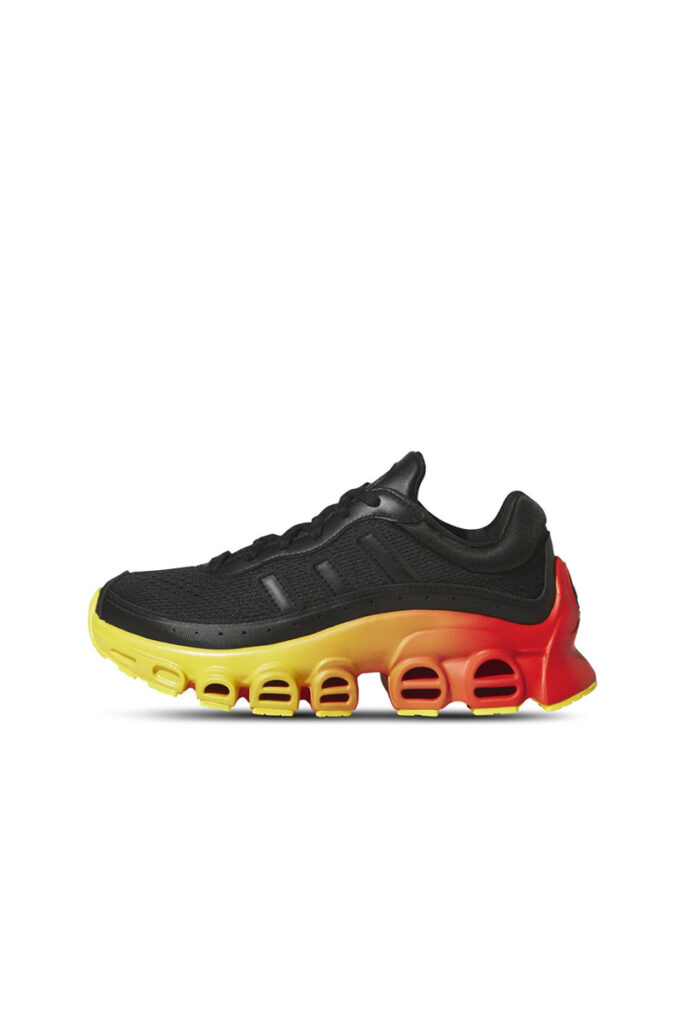 נעלי סניקרס Adidas לנשים ונוער דגם AdiFOM Megaride